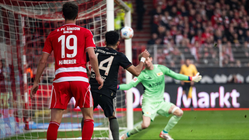 足坛同夜五佳球：前天津外援惊天倒挂金钩 迪亚斯“零度角”精彩爆射