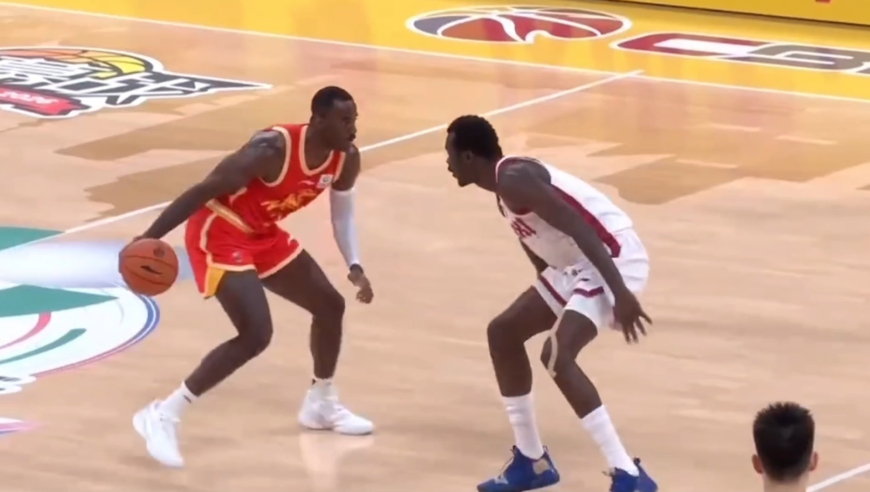 CBA新赛季首轮五佳球：桑普森单臂霸王劈扣 段昂君霸气隔扣