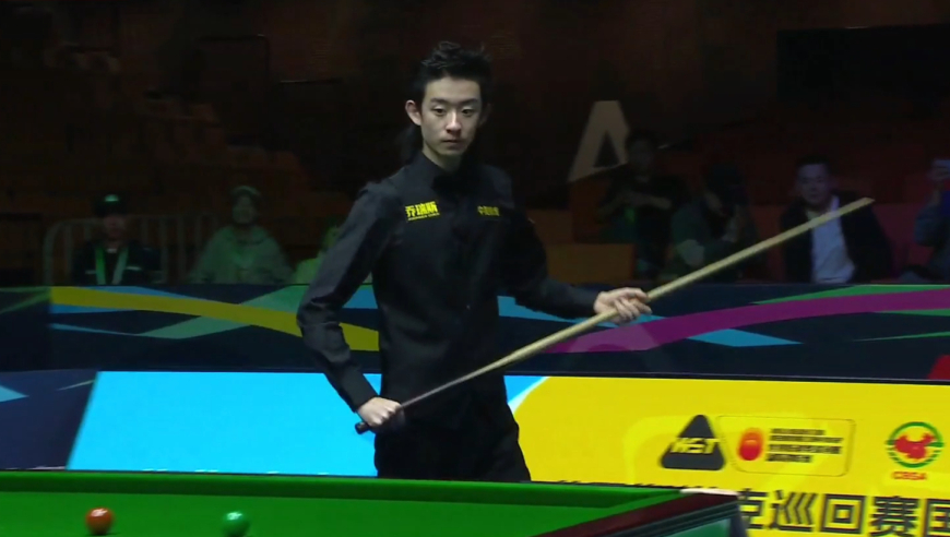 2025斯诺克国际锦标赛：吴宜泽0-4天崩开局，6连鞭翻盘击败小特