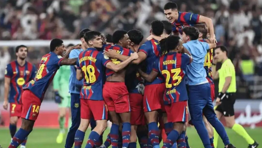 西超杯-新年首冠！巴萨3-2皇马卫冕西超杯，拉菲尼亚双响，维尼修斯一条龙