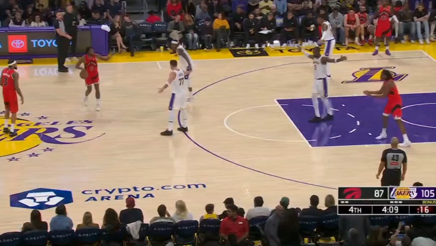 詹姆斯拒绝连败 回顾湖人对阵猛龙最后一刻