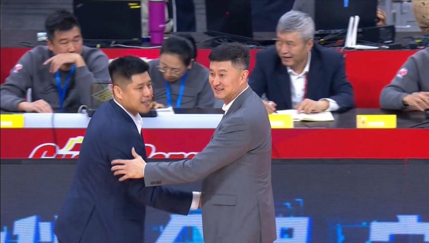 不仅仅是67次犯规！深度拆解粤晋大战：杜锋&ldquo;去控卫化&rdquo;太狠了