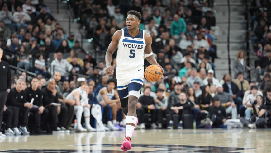 文班华子最后5分钟砍25分对飚！华子逆天三分 文班神奇一攻一防