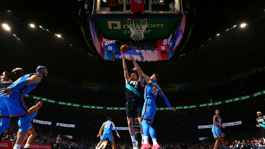 空接暴扣+常规赛首记三分！杨瀚森vs雷霆集锦：轻砍8分秀翻哈滕