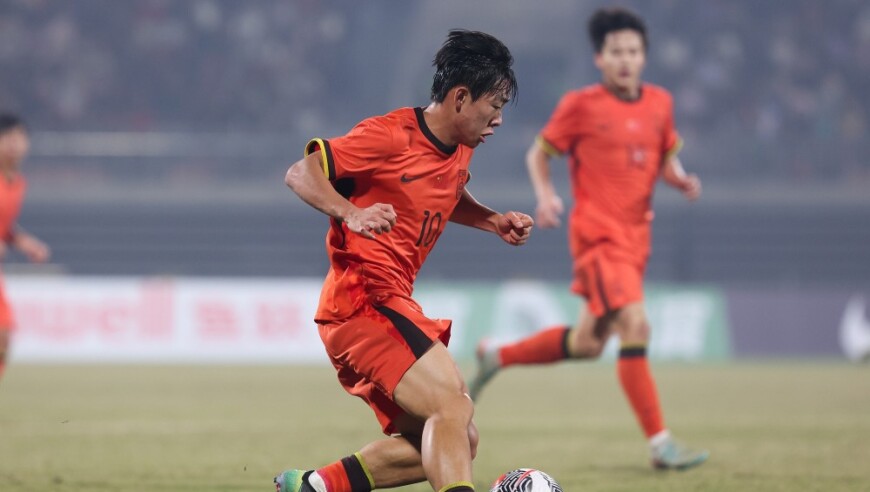 董路：邝兆镭在西班牙拿不到参赛证，将回国加盟深圳新鹏城