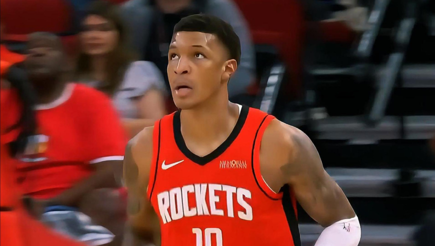 老死神不行新死神来攻！杜兰特两次单打失败 小贾后仰跳投得手