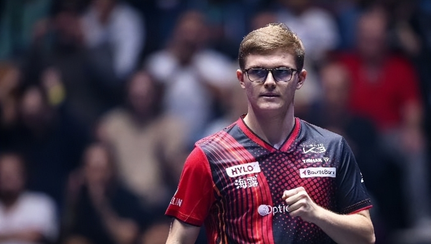 张本智和快哭了！赛后眼神空洞呆若木鸡，高兴太早被大勒布伦逆转