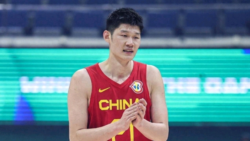 放弃学业只为赚钱养家，胡金秋的篮球之路到底有多励志？
