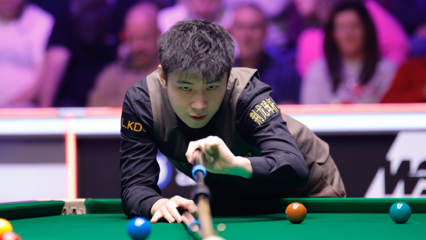 拿下胜利还要秀？赵心童推进匪夷所思中袋红球 全场惊呼声四起