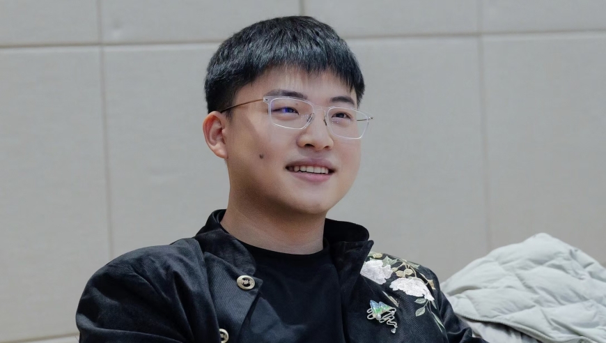 继&ldquo;真实电竞喊话LPL：凭什么让Uzi退役？&rdquo;后，LPL又传来一个坏消息，Uzi谈小明：这辈子都别想打比赛，能直播已经是最大的仁慈