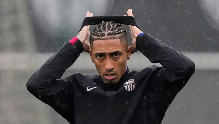 巴萨客战皇家社会大名单公布：拉菲尼亚伤缺，德容回归