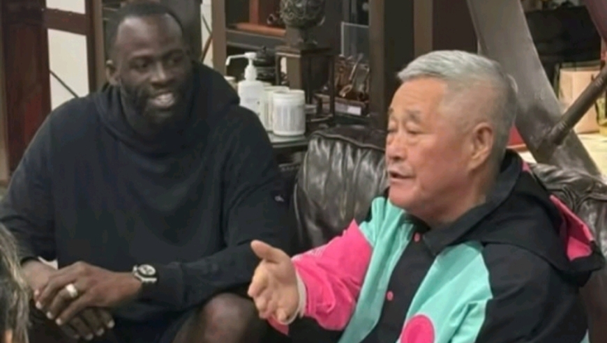 追梦格林穿上东北大花袄！与赵本山搞笑互动，郭艾伦杨鸣齐助阵！