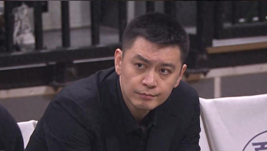 亏死！辽宁队签来一个废才，连续3场怒砍1分，4连败是自作孽？