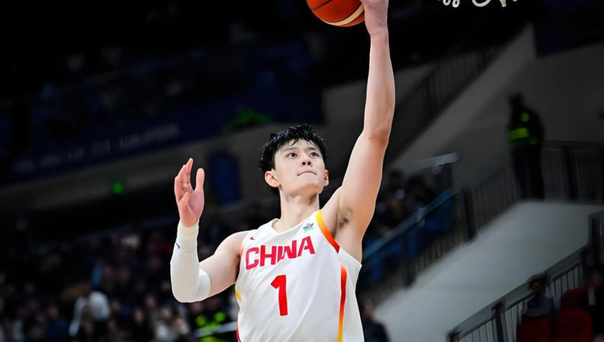 曾凡博训练视频曝光！冲击NBA还是回国？选哪个都是赢家