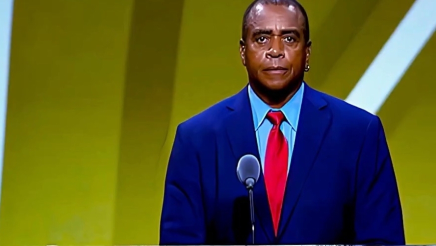 瓦妮莎携手乔丹出席科比名人堂