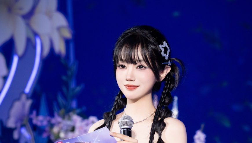 【LPL老婆】美女主持十月身穿短裙，这腿又长又直