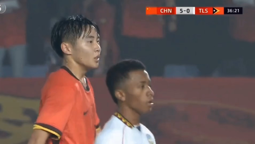 回看国少6分钟轰三球打花东帝汶：暴力头槌+连续过人一条龙