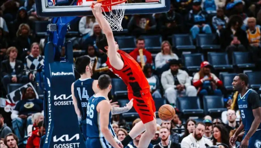 暴扣+勾手+封盖！杨瀚森86秒组合拳打崩灰熊，4+5+2送埃迪6犯毕业