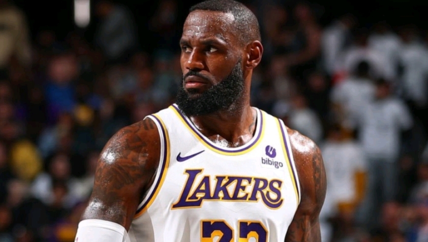 41岁照样主宰比赛！詹姆斯19中10狂轰30+8+8+2集锦，全队彻底沸腾