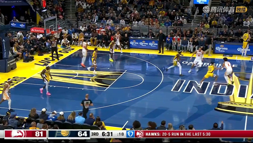 森林狼球迷想不想?亚历山大沃克突破禁区左手滑翔凶残隔扣