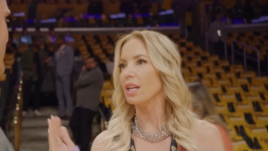 身价6亿美元的湖人队老板珍妮巴斯，生活中的一天是如何度过的？