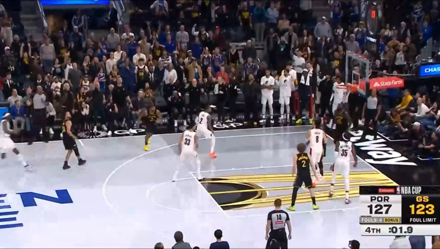 惊魂一分钟！乐福关键三分 库里强投三分回应难救主，开拓者险胜勇士