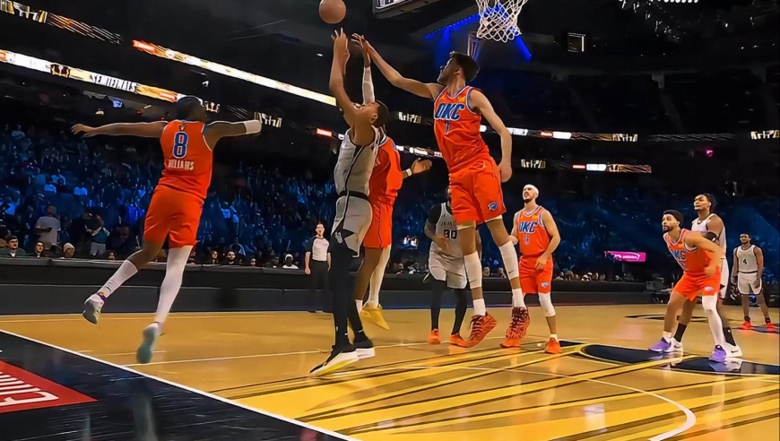 夸张！马刺罚球不中 文班亚马篮板一抢三再造犯规打出1+2回合