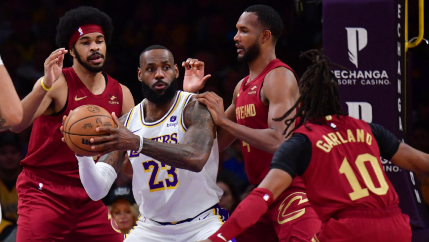 总支出3.8亿联盟第一，成NBA夺冠热门！还有1年，你们就该散伙了