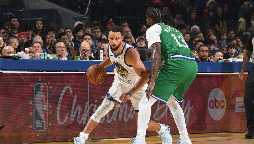 勇士独行侠决胜时刻：库里命中关键三分 弗拉格连续得分仍输球