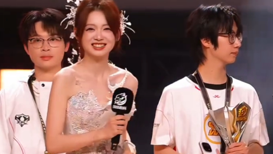 WB横扫RW夺冠，梦溪赛后暗示五人组解散，小俞要回AG替代一诺了