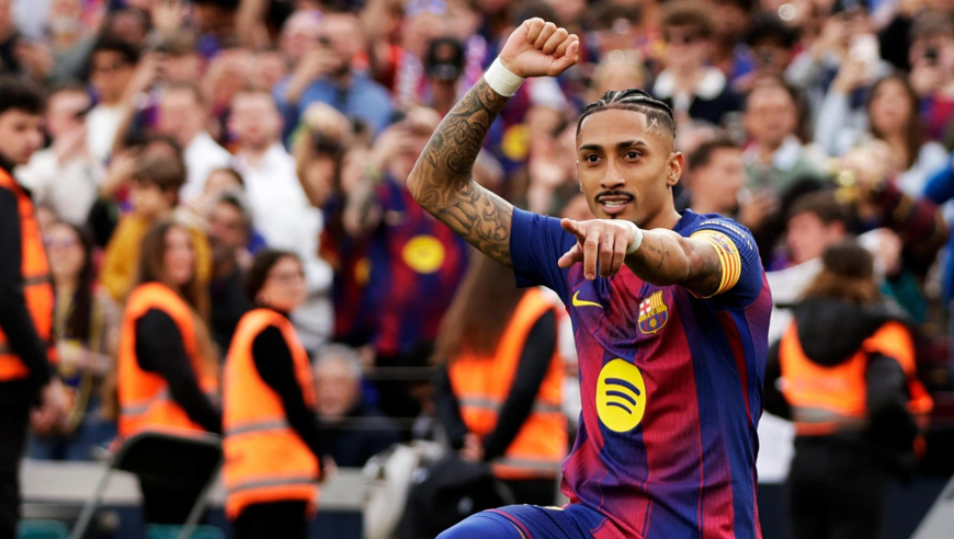 杀人诛心！拉菲尼亚勺子点球戏耍戴帽，巴萨狂轰5球完胜塞维