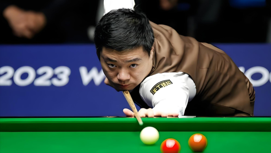 斯诺克扎心操作！特鲁姆普袋口失误，丁俊晖逆天薄切绝地翻盘｜体坛记忆