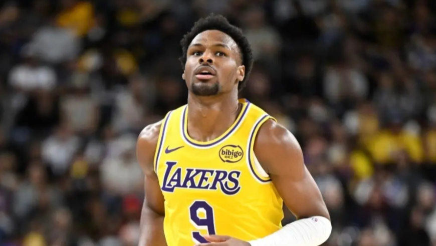 你比你爸爸准！布朗尼最后时刻登场三分两连中成湖人此战最佳射手