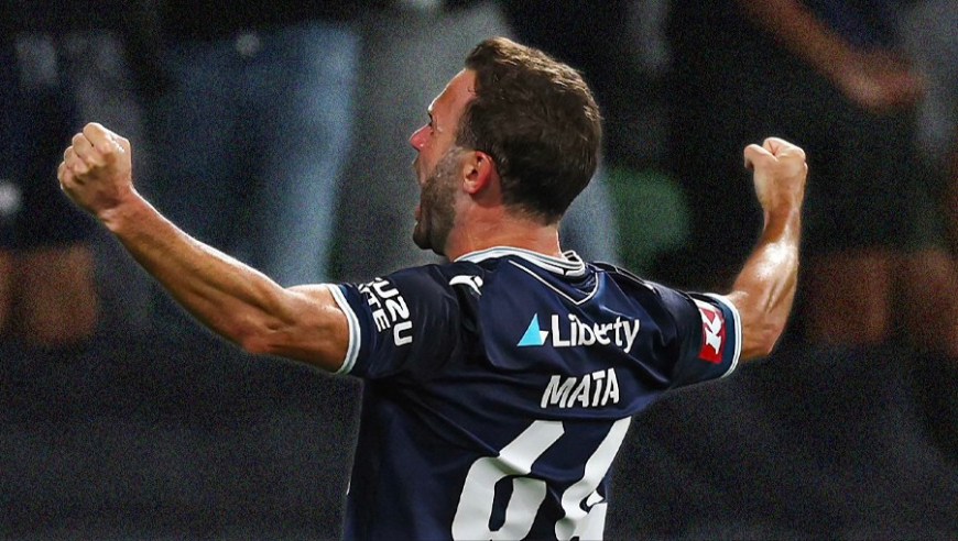 曼联名宿澳超乱杀！37岁马塔墨尔本德比两射一传，超远吊射炸裂全场