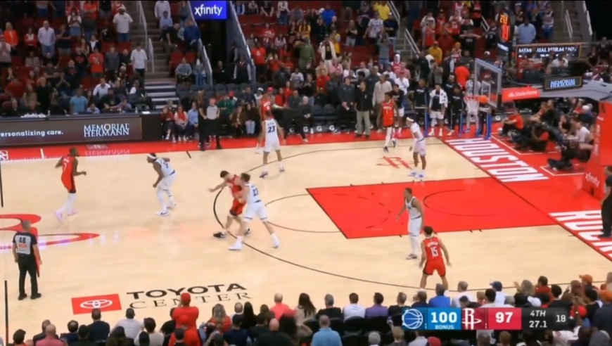 全场起立观看！火箭vs魔术生死时刻，杜兰特致命干拔杀死比赛