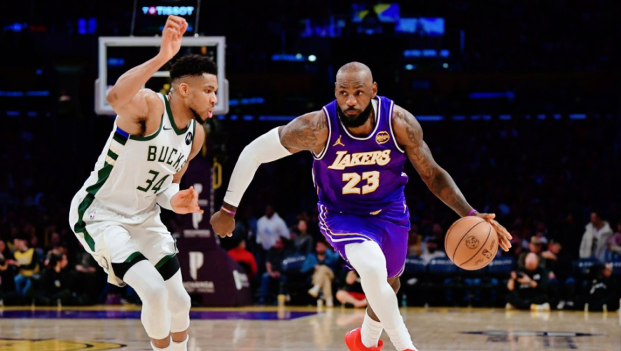 议起复盘｜41岁老詹末节13+5拼到倒地！湖人4分惜败雄鹿，他不该背锅