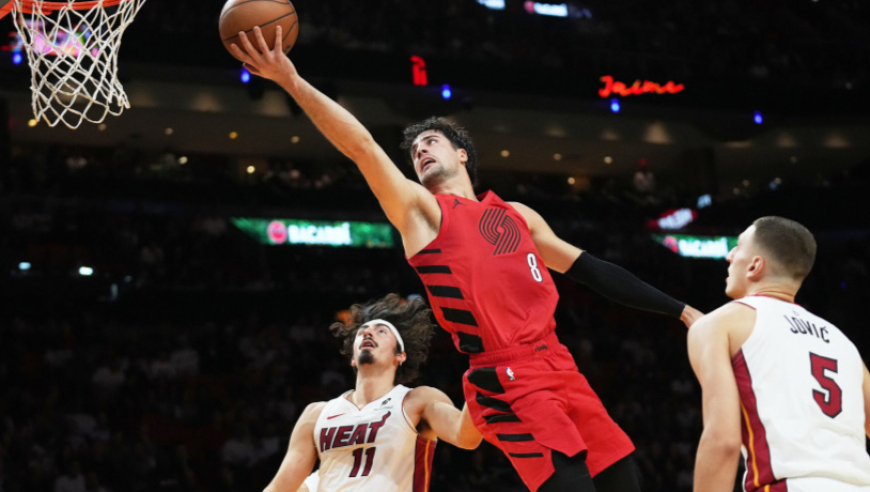 杨瀚森连续第4场DNP！开拓者惜败热火 阿夫迪亚33+11+8