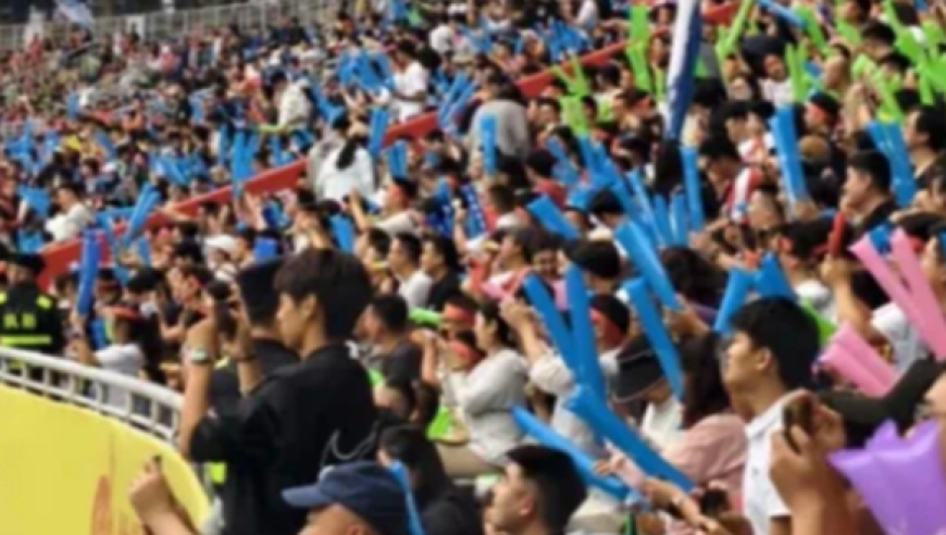 61565人见证！泰州队大雨中破门，全队疯狂庆祝，角球战术奏效了