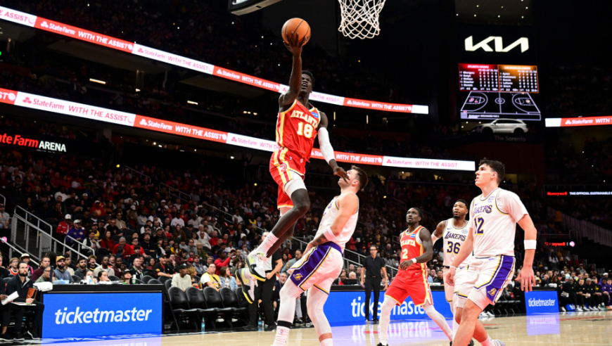 NBA常规赛：残阵老鹰7人上双终结湖人5连胜 东契奇22+11吞里程悲