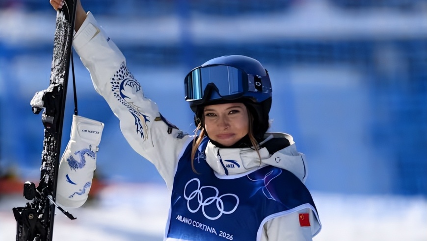 夺冠后得知奶奶离世，谷爱凌泪洒发布会！最后一次见面时，她告诉奶奶：我会和你一样勇敢