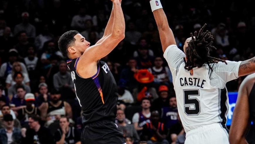 文班亚马14中4赛季最憋屈一战！布克28+13，太阳送马刺常规赛首败