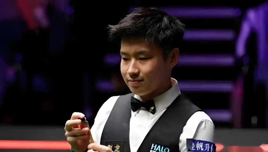 赵心童冠军联赛硬核逆转，不讲理长台完成绝杀，最后粉球惊艳全场