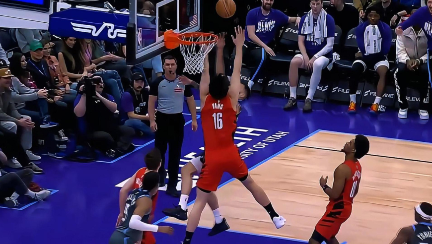 杨瀚森首节vs爵士全过程：登场就两罚全中 随后防守+篮板被拿捏