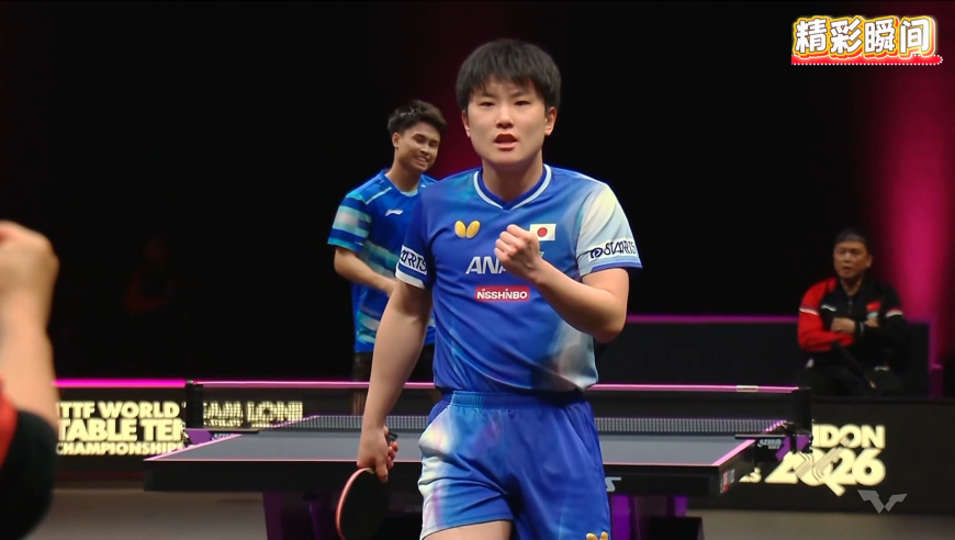 强敌！张本智和凶猛追分怒吼庆祝 周启豪首局就果断暂停调整