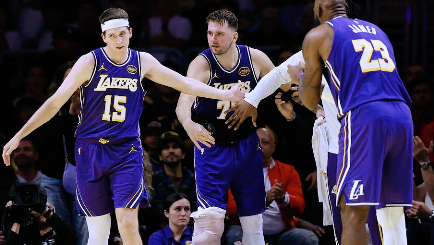 从场均24+9到14+8！詹姆斯断崖式下滑背后，藏着残酷的现实