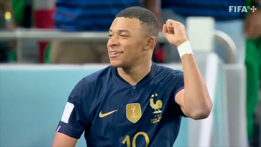 体坛记忆｜全能六边形战士，现役足坛第一人？姆巴佩？