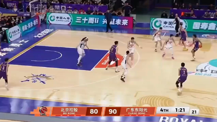 太刺激！慢镜还原广东男篮最后13秒逆天绝杀北控男篮，杜锋疯狂欢呼