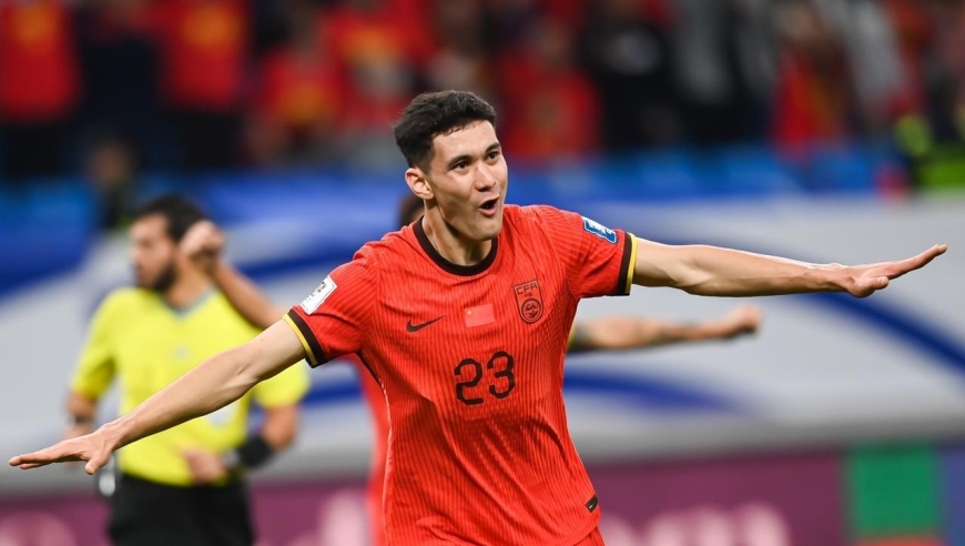 熊猫杯：2-0，中国完胜韩国，拜合拉木双响炮+脚后跟破门，太牛了