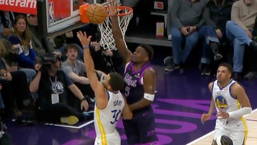 Top时刻 | 26日十佳球：华子送库里飞天血帽 文班炸裂隔扣