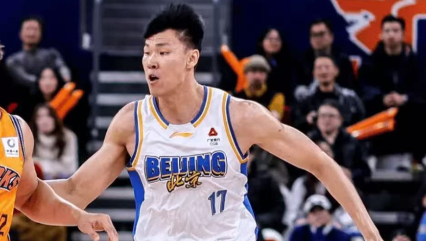 拿600万，空篮不进+0分1板3犯，球迷看乐了：给你5星，把我逗笑了